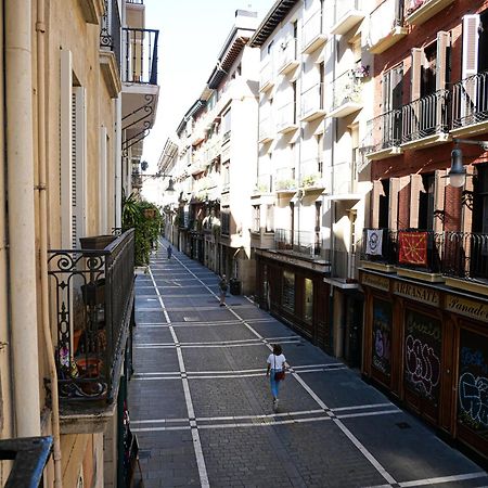 Espacioso Apartamento En El Centro De Pamplona Exterior foto