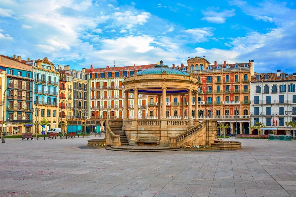 Espacioso Apartamento En El Centro De Pamplona Exterior foto